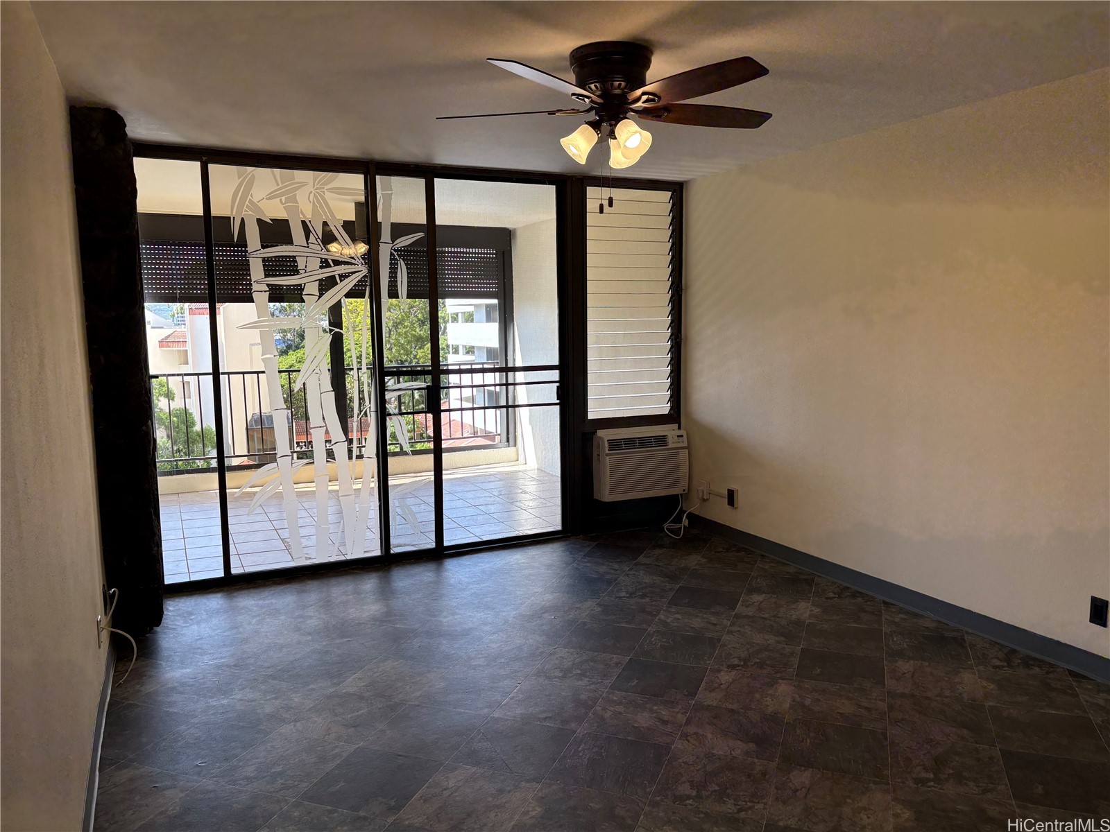 3138 Waialae Avenue 608