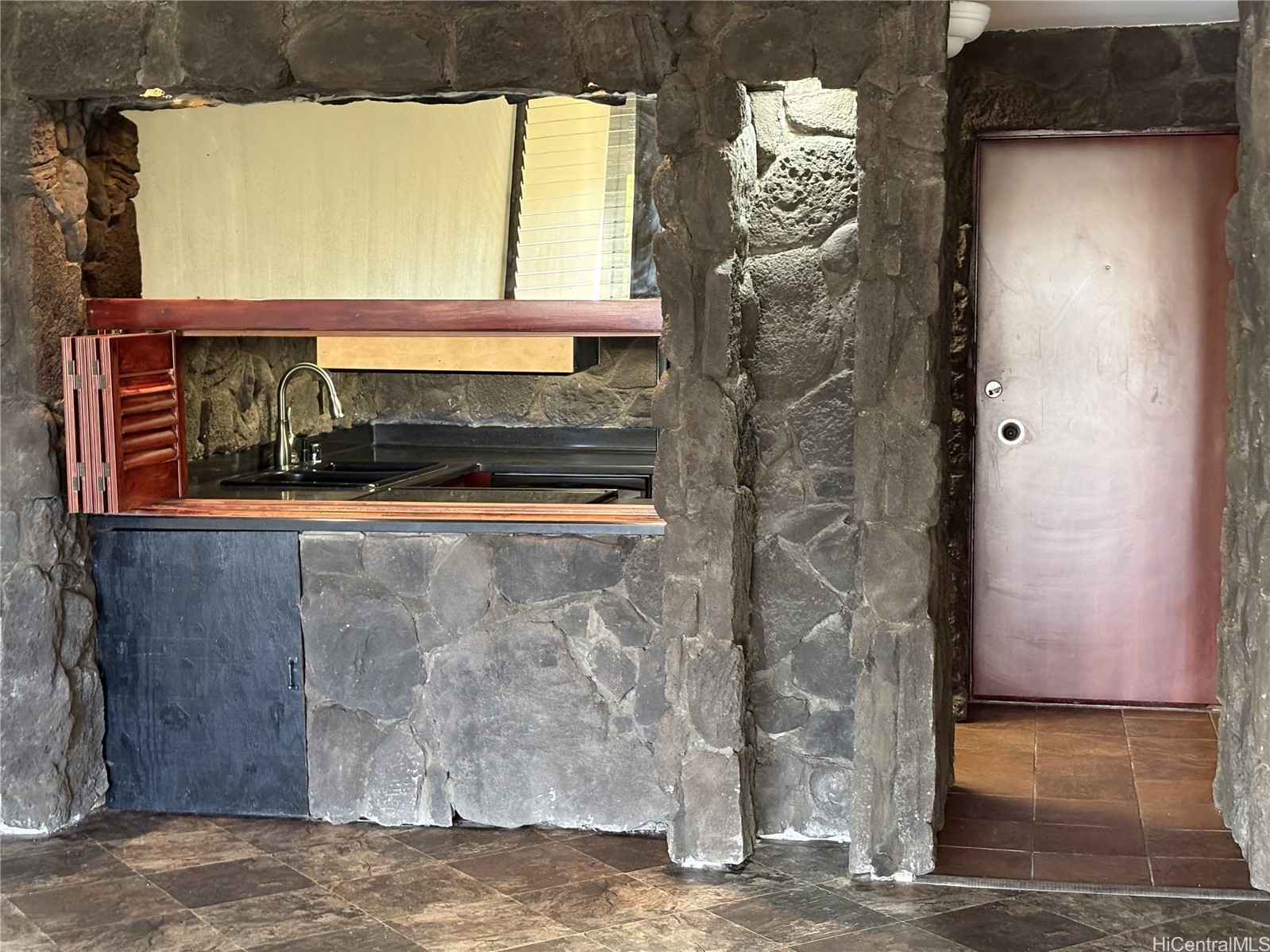 3138 Waialae Avenue 608