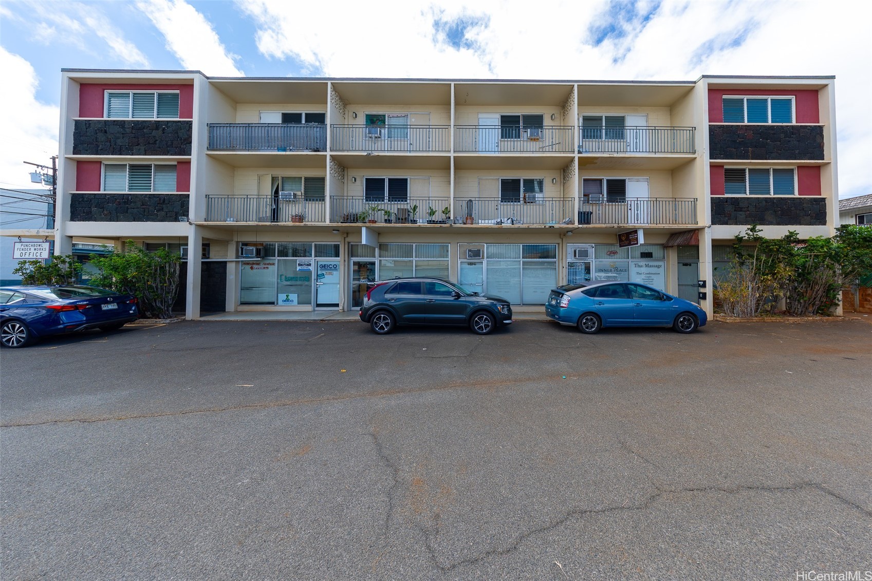 3427 Waialae Avenue
