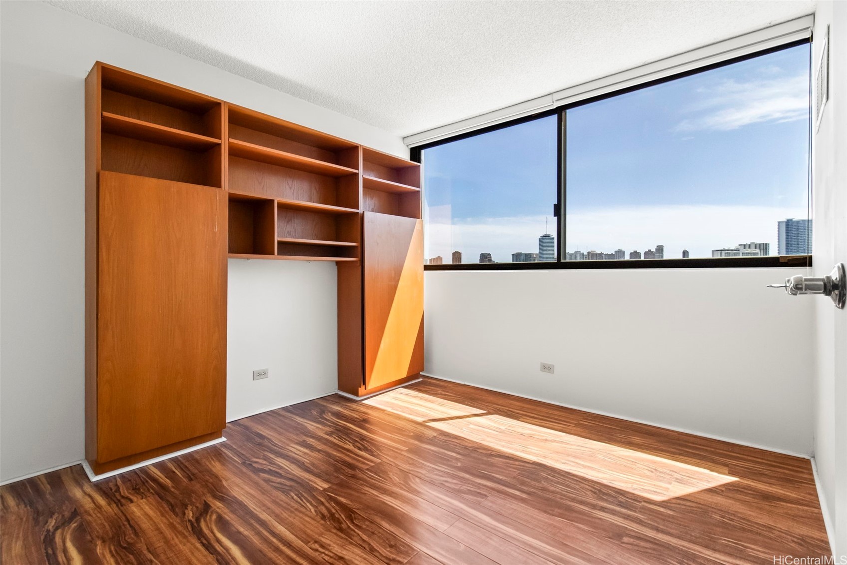 1114 Punahou Street 14A