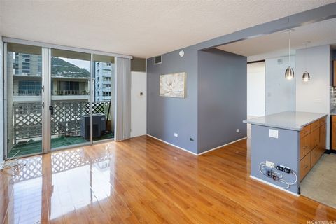 Photo of 1415 Punahou Street #502, Honolulu, HI 96822 (MLS # 202604652)