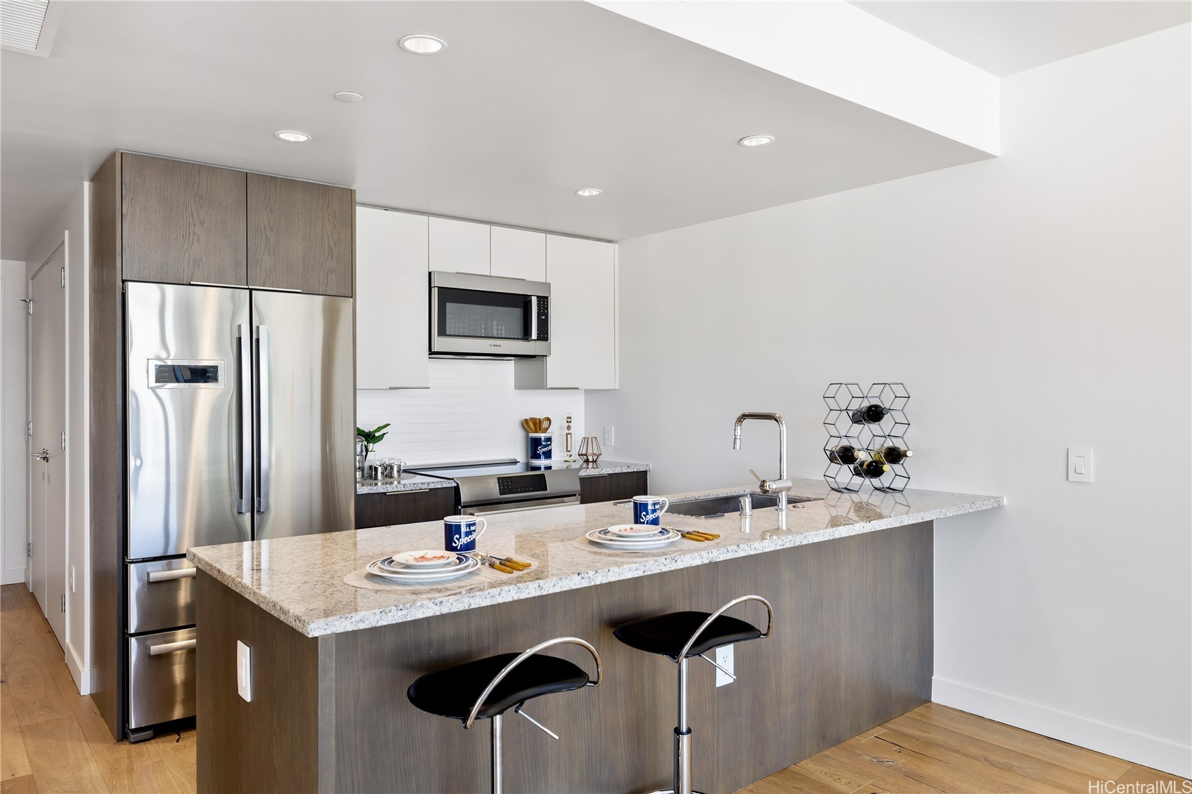 1001 Queen Street 1415