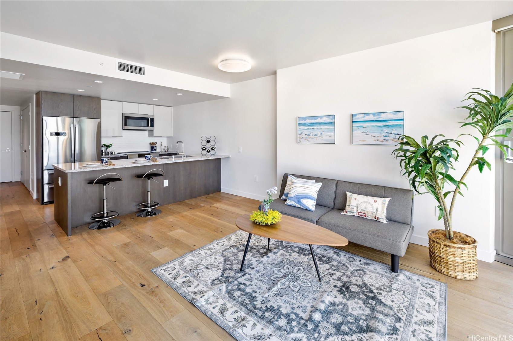 1001 Queen Street 1415