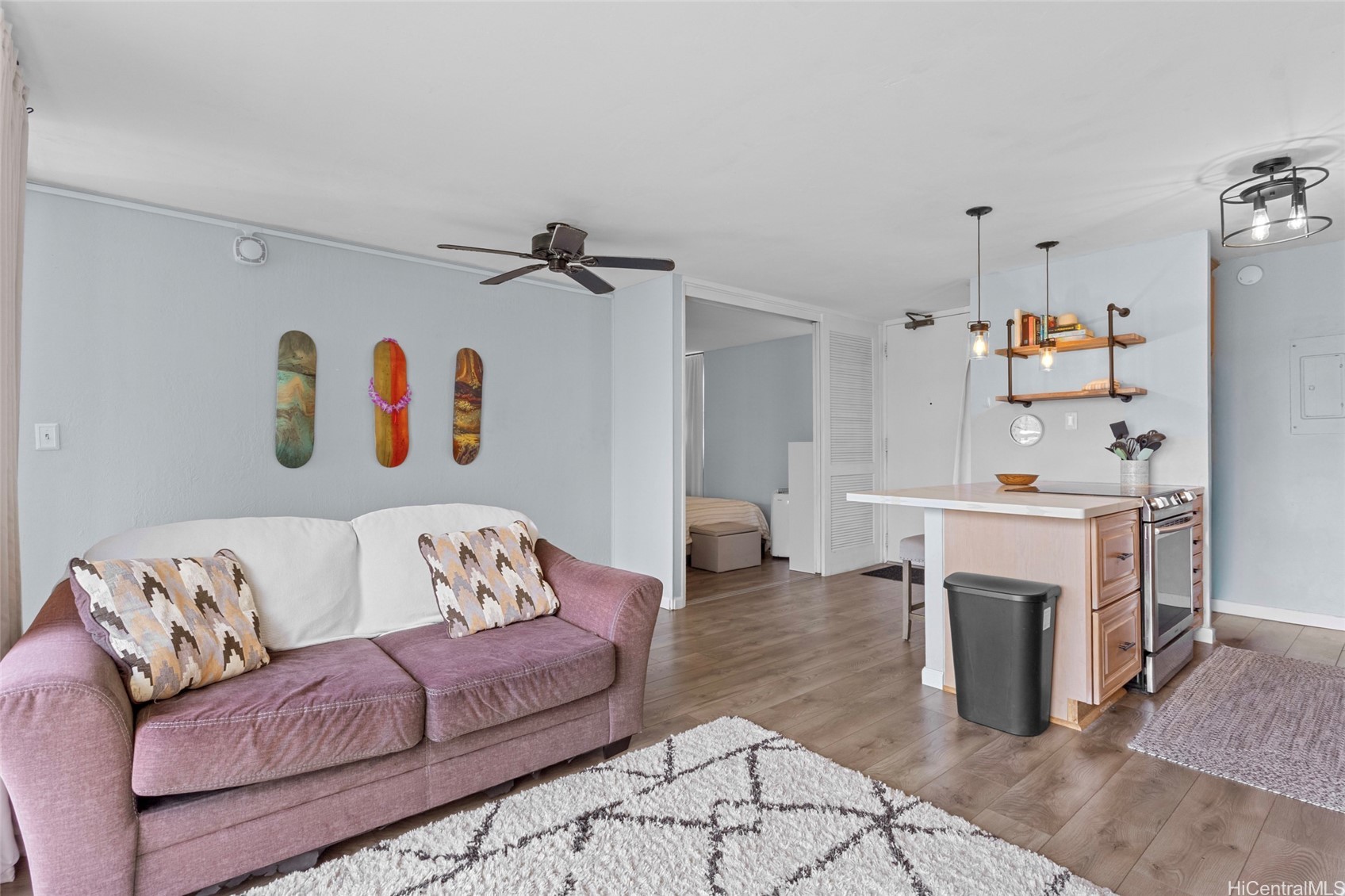 320 Liliuokalani Avenue 1605