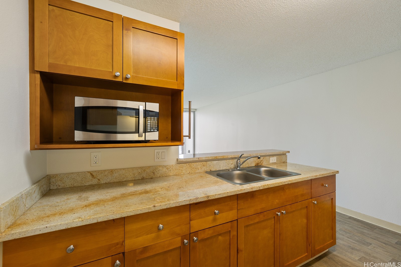 801 South Street 2002