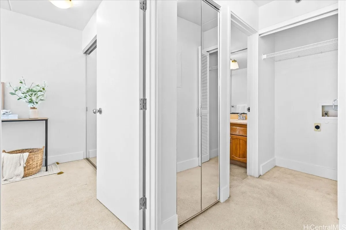 Honolulu, Hawaii 96826, United States, 1 Bedroom Bedrooms, ,1 BathroomBathrooms,Residential,Active,175030