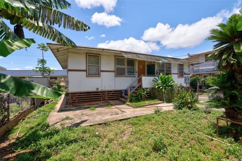 Photo of 98-163 Kaluamoi Place, Pearl City, HI 96782 (MLS # 202609739)