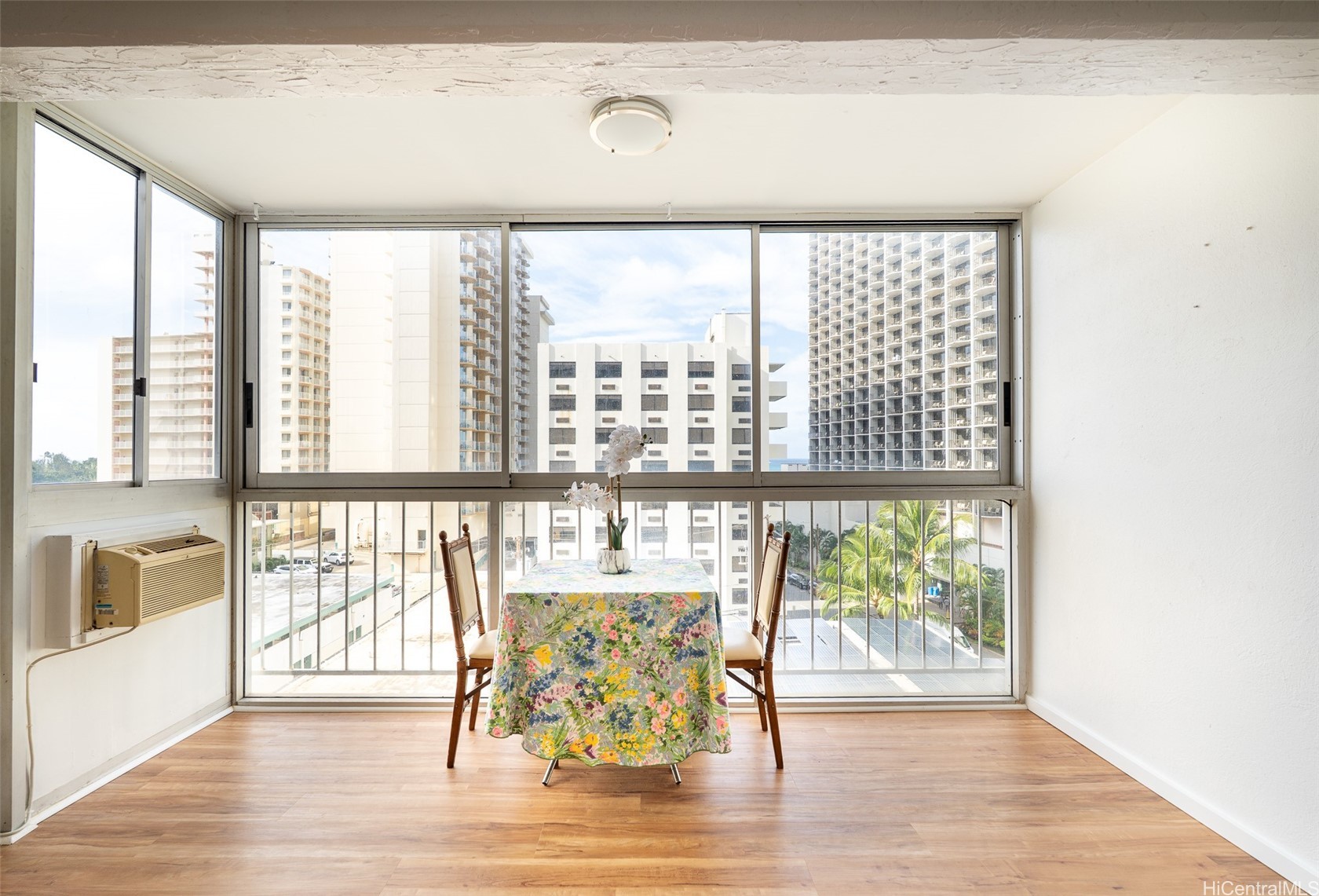 155 Paoakalani Avenue 604