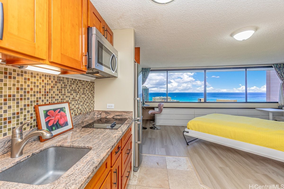 1700 Ala Moana Boulevard 2704