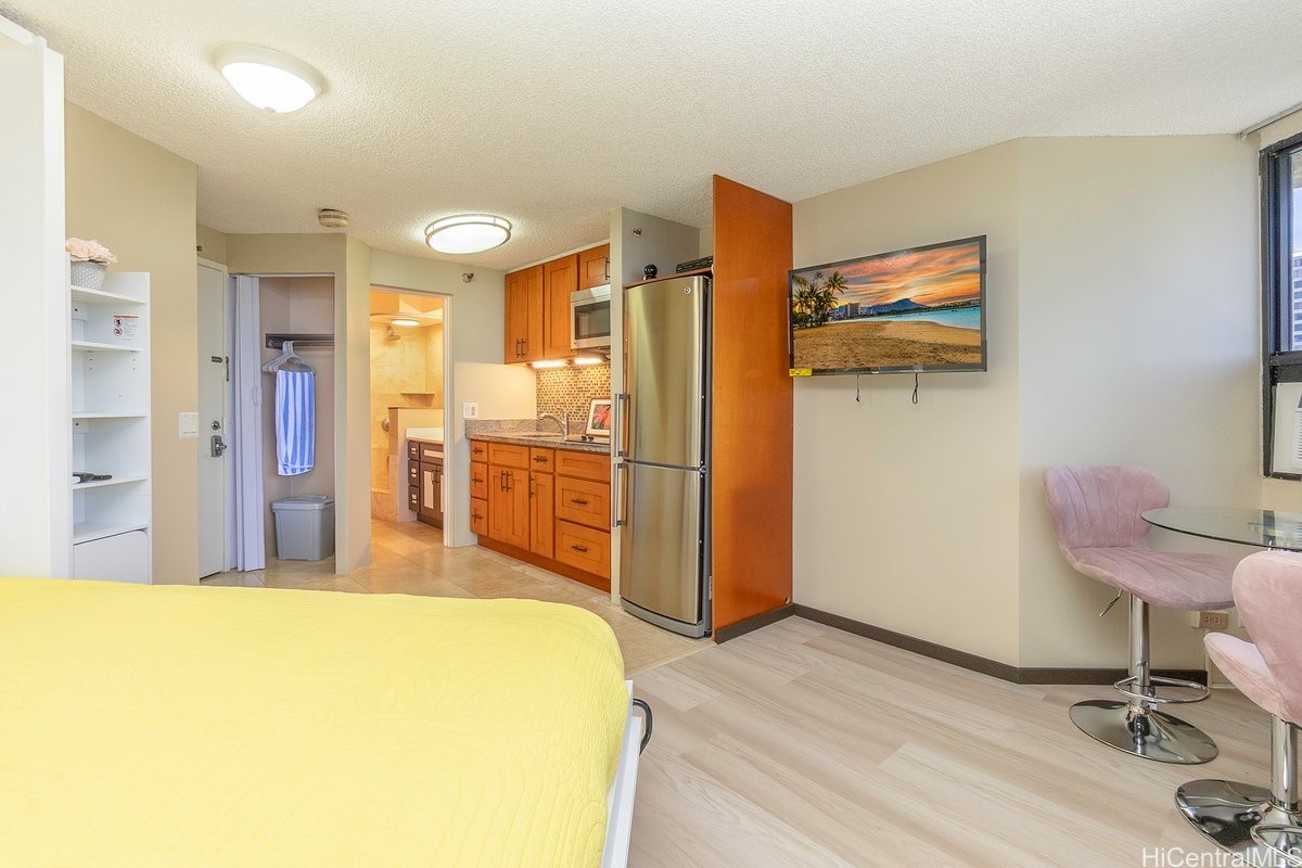 1700 Ala Moana Boulevard 2704