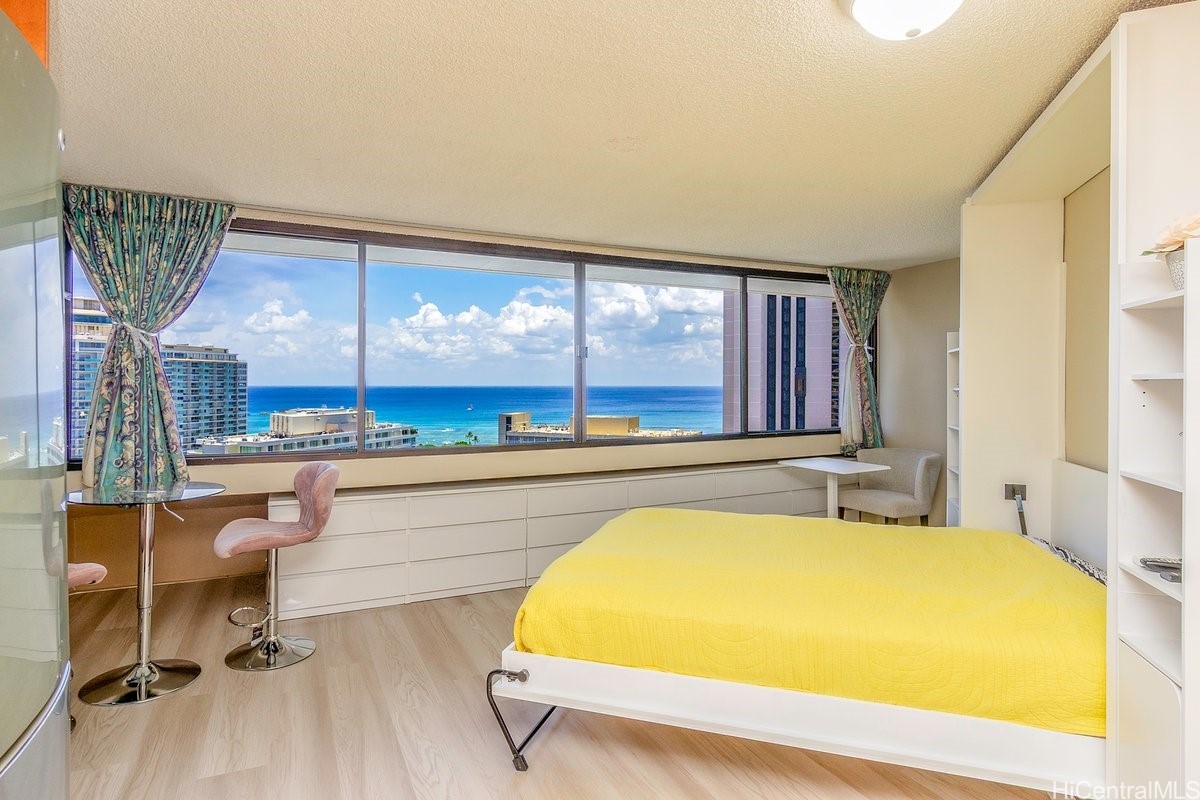 1700 Ala Moana Boulevard 2704