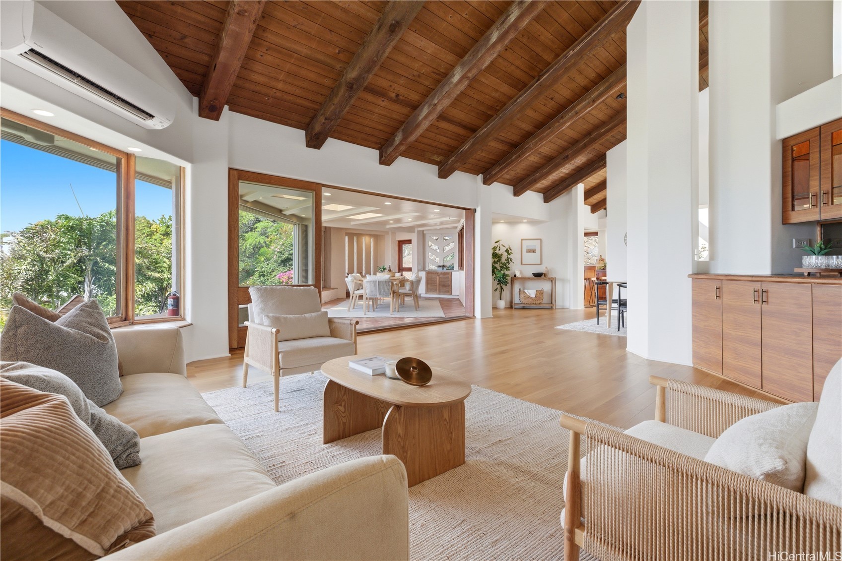 3210 Diamond Head Road 4