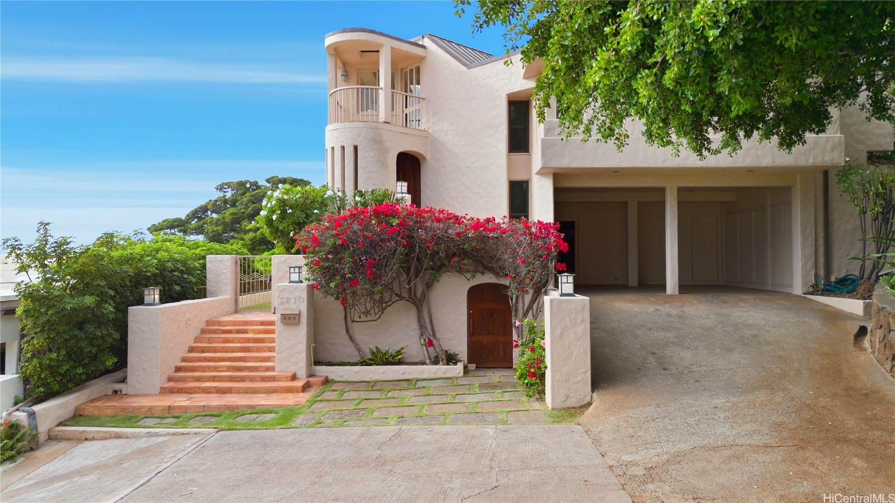 3210 Diamond Head Road 4