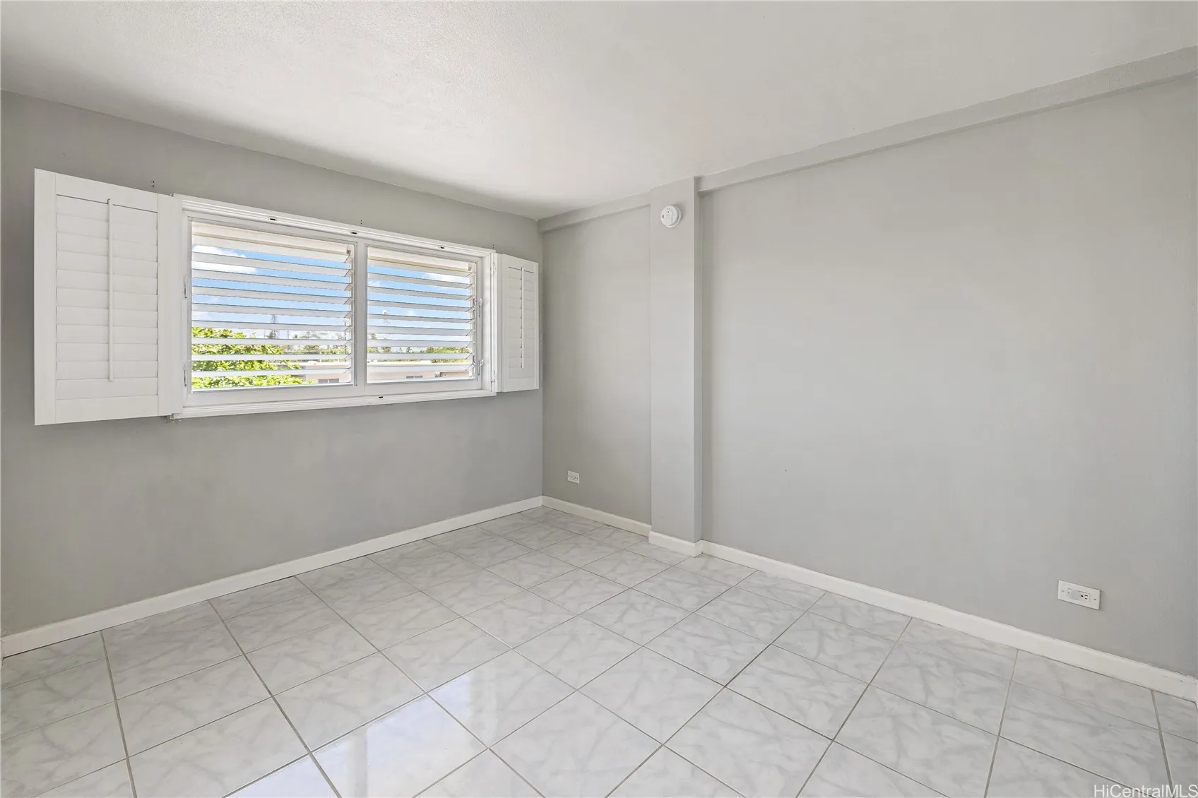 Kailua, Hawaii 96734, United States, 2 Bedrooms Bedrooms, ,2 BathroomsBathrooms,Residential,Active,189341