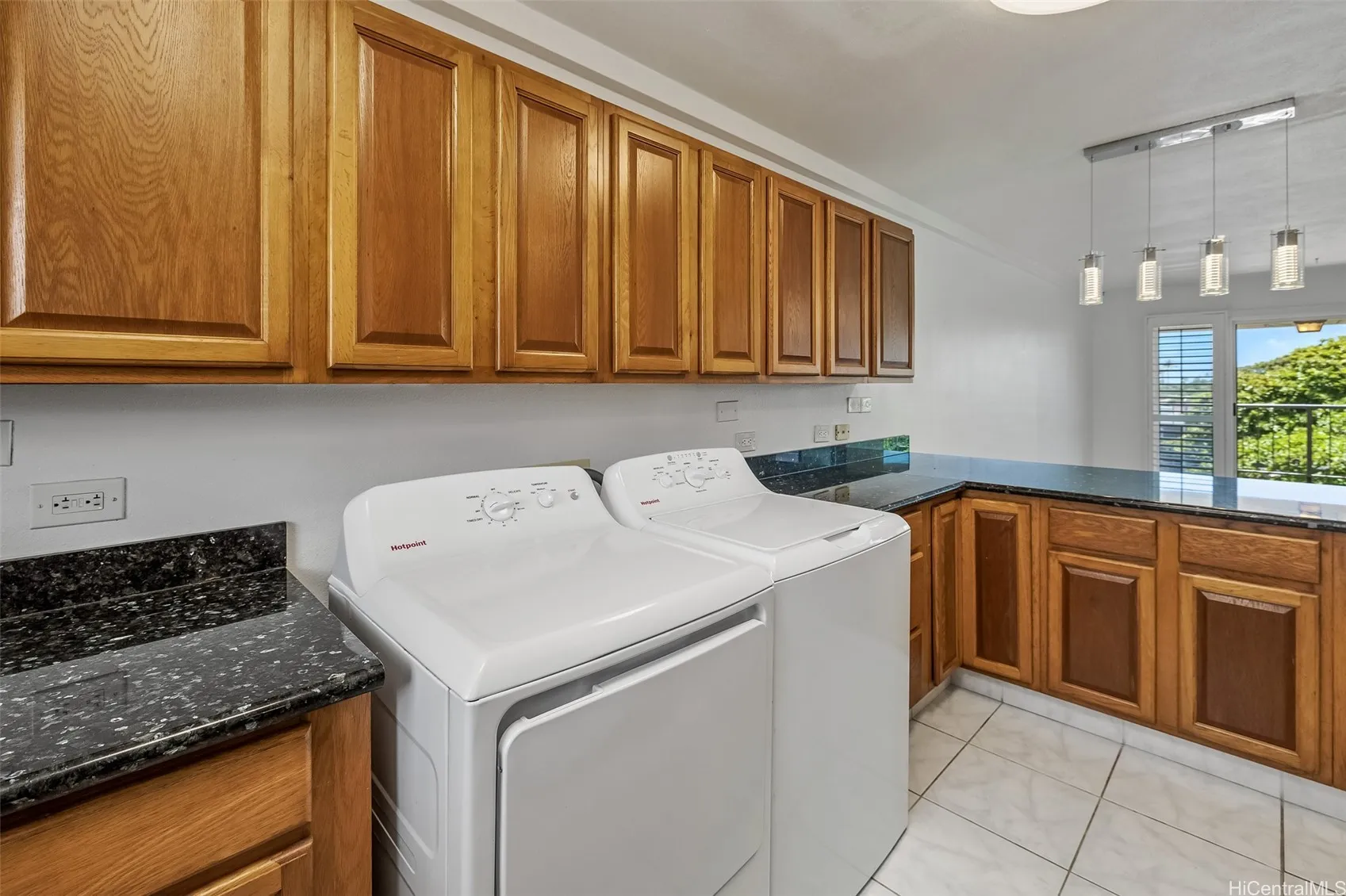 Kailua, Hawaii 96734, United States, 2 Bedrooms Bedrooms, ,2 BathroomsBathrooms,Residential,Active,189341