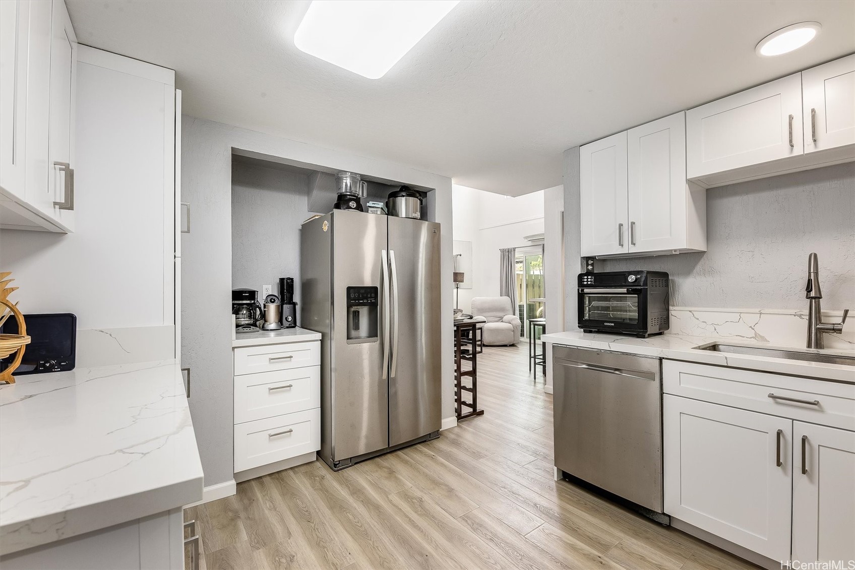 599 Keolu Drive B