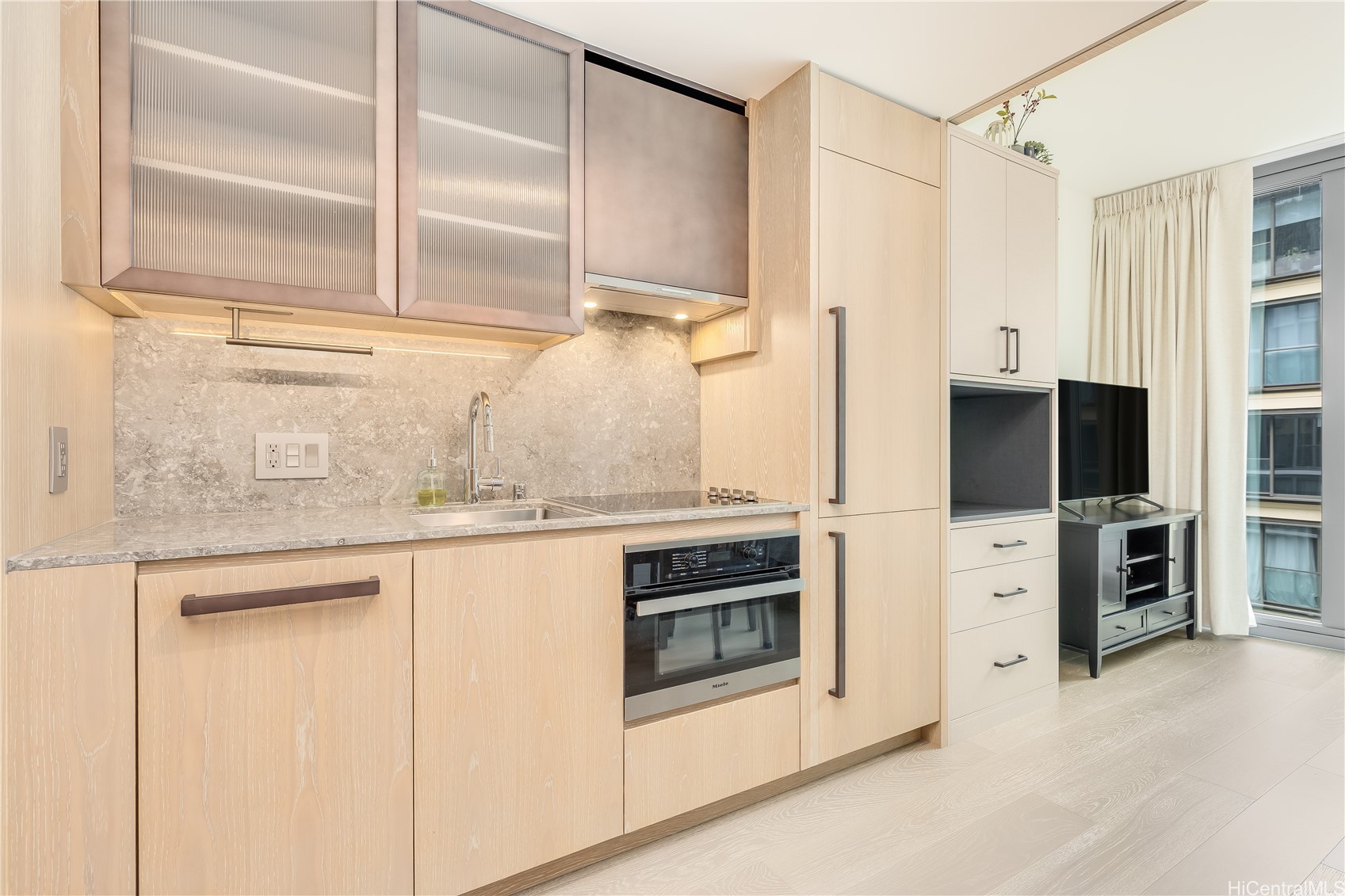 1000 Auahi Street 527