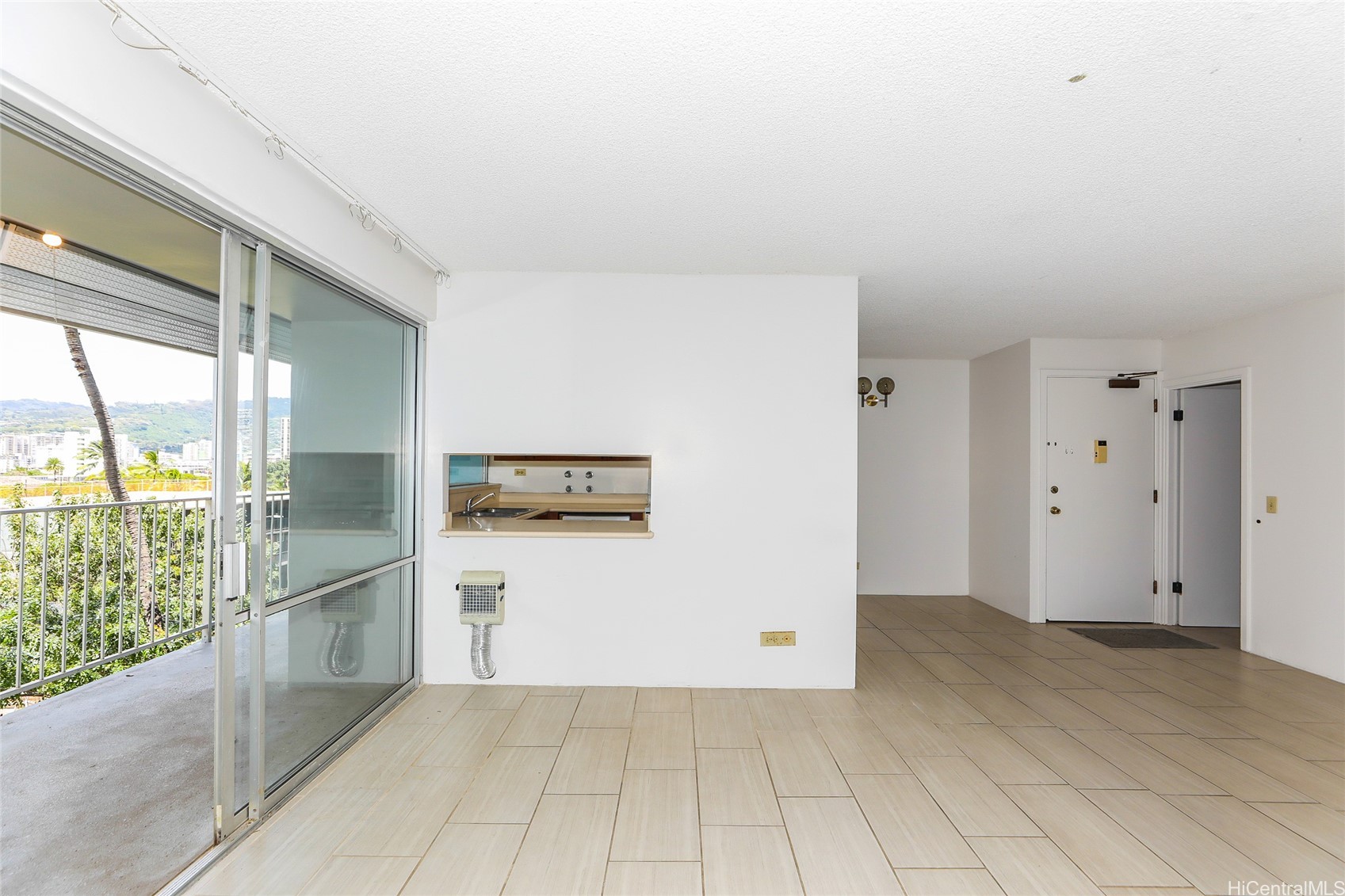 439 Keoniana Street 504