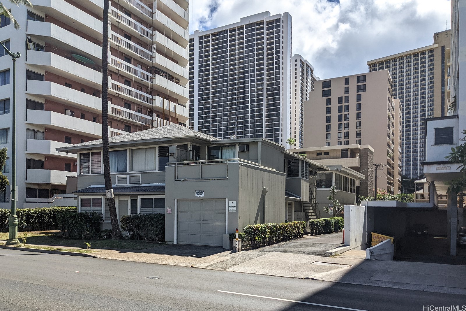 2517 Ala Wai Boulevard