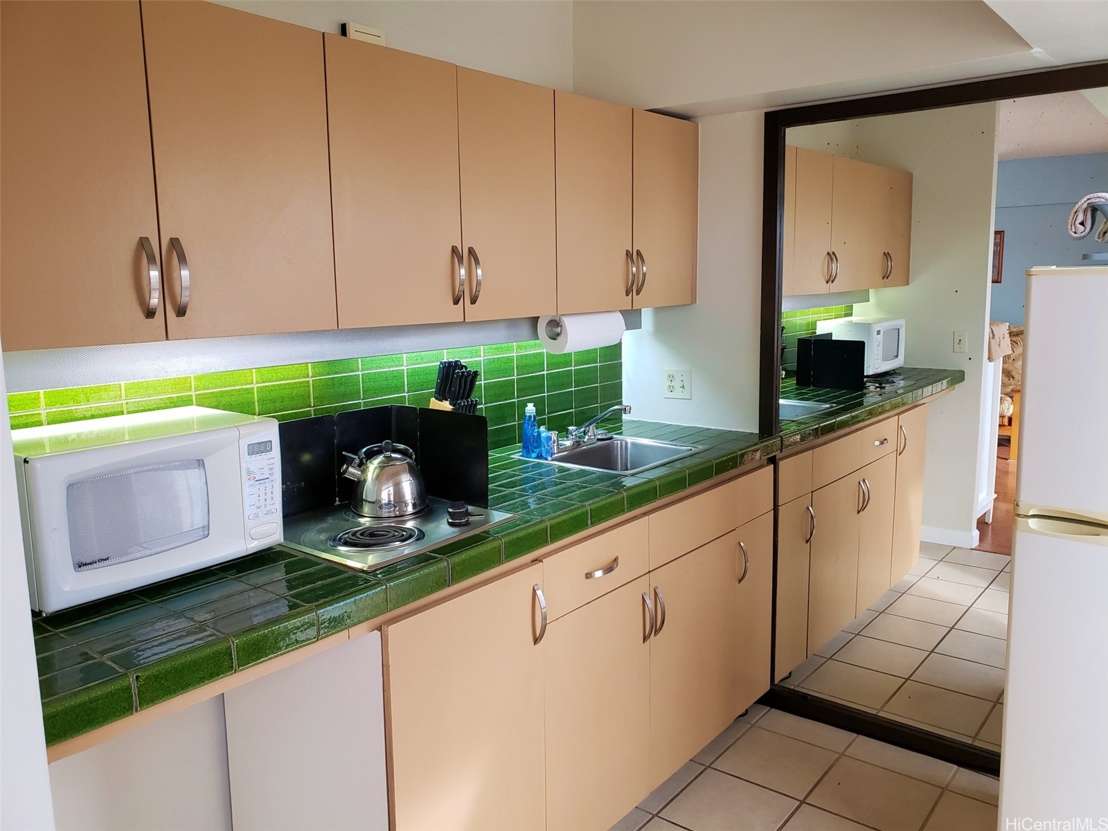 1750 Kalakaua Avenue 1704