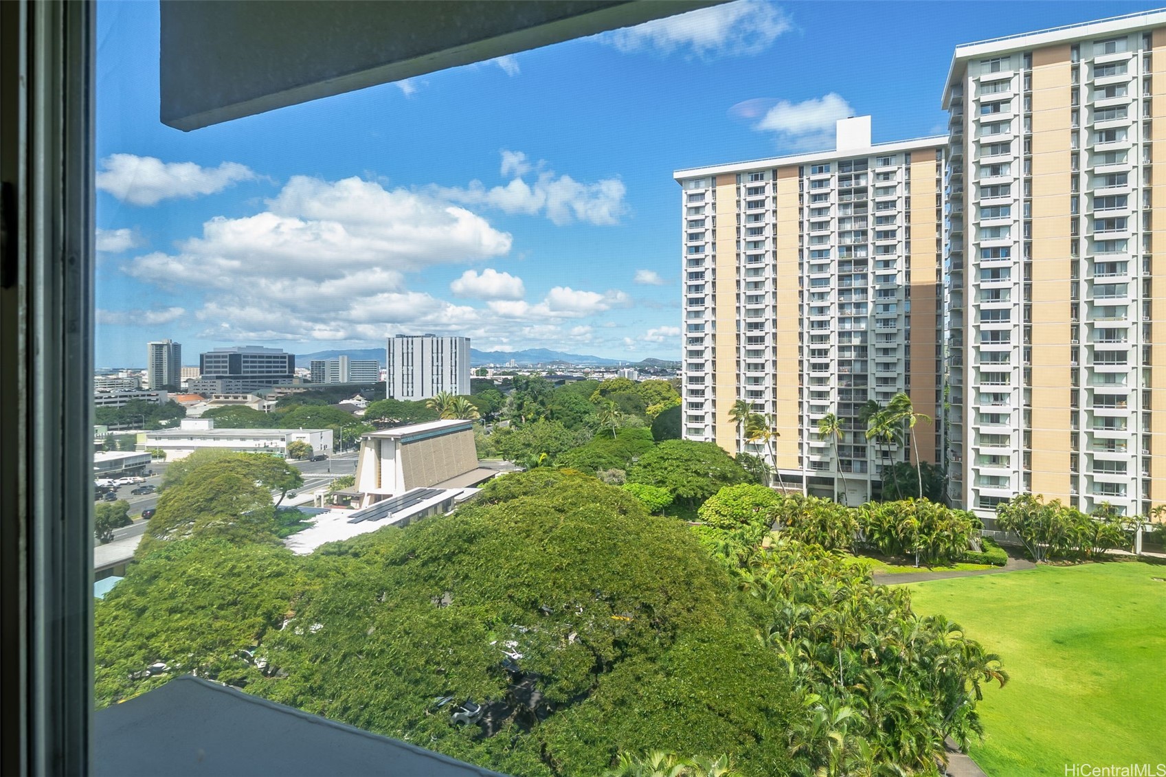 1511 Nuuanu Avenue 922