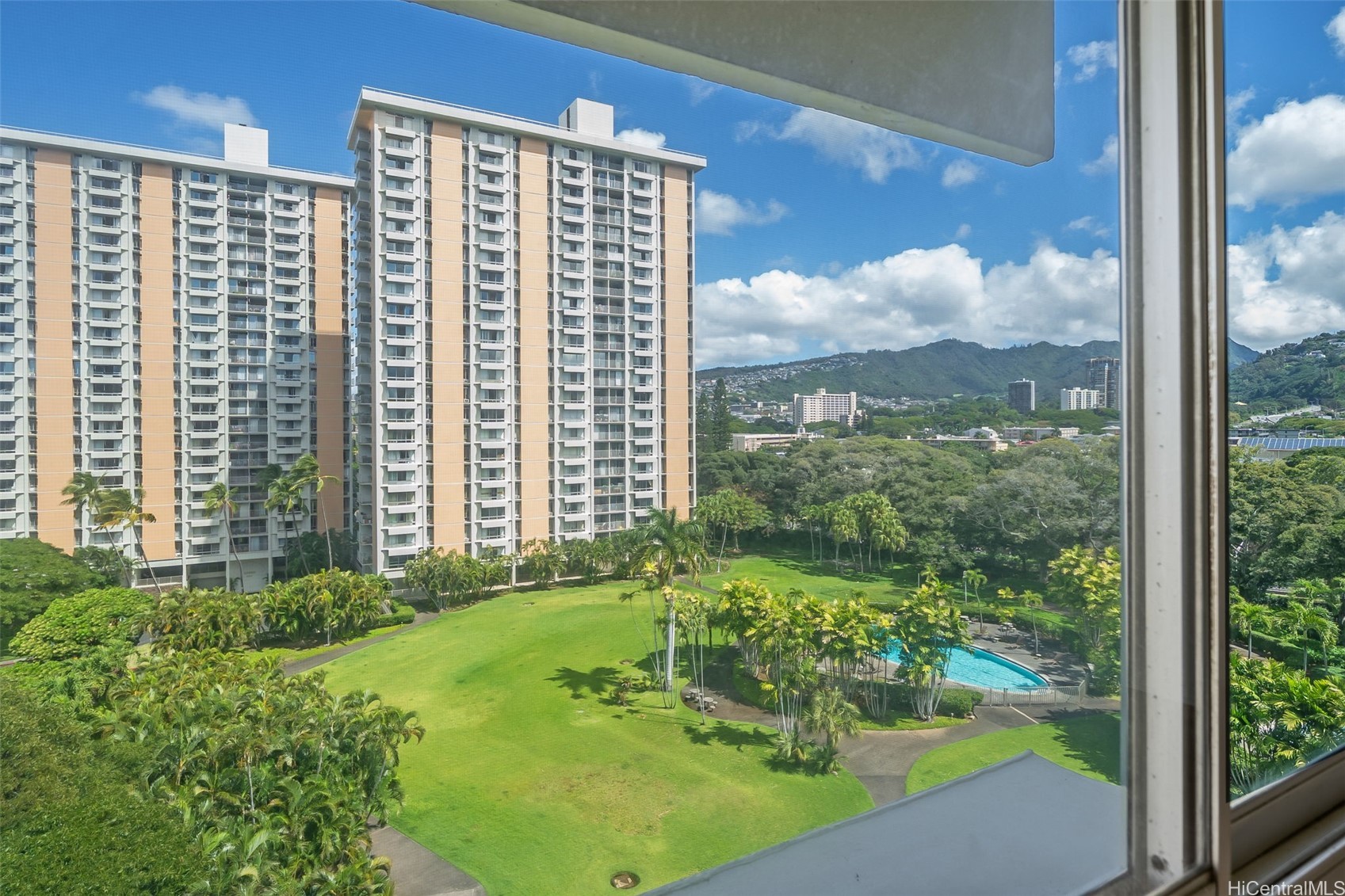 1511 Nuuanu Avenue 922