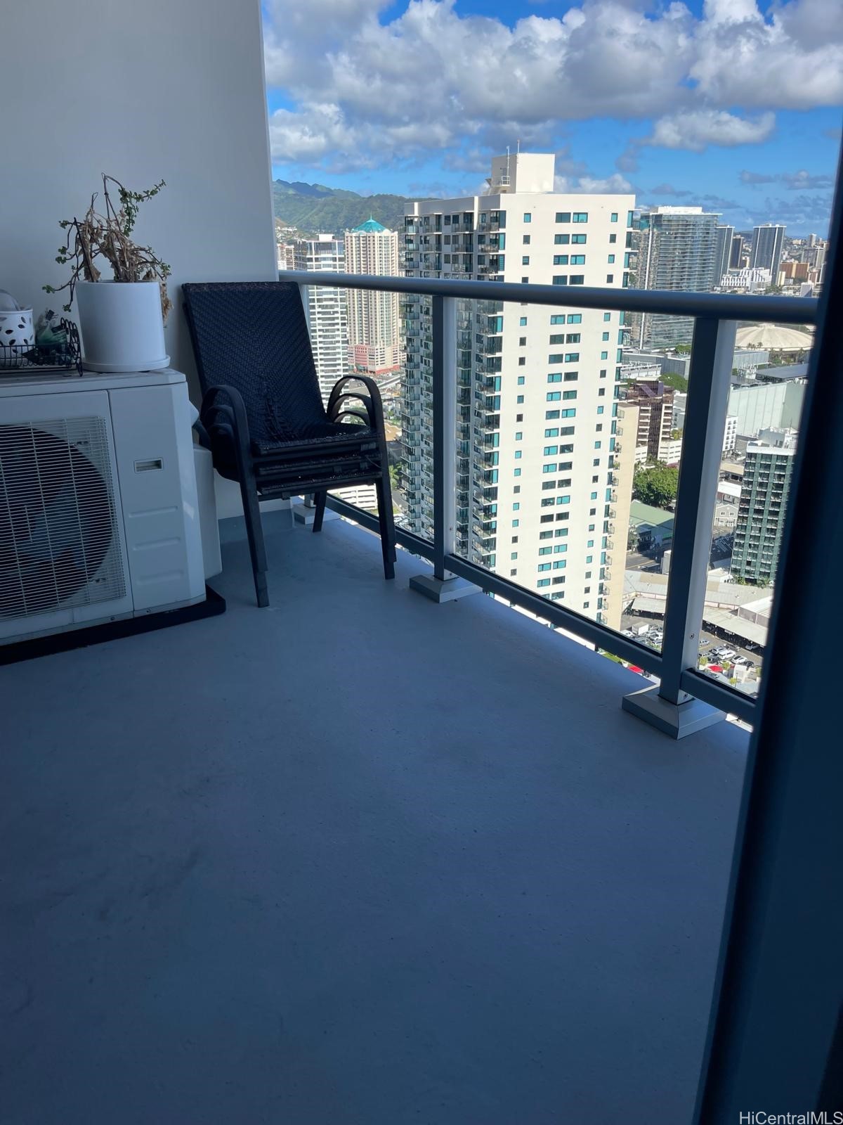 555 South Street 3902