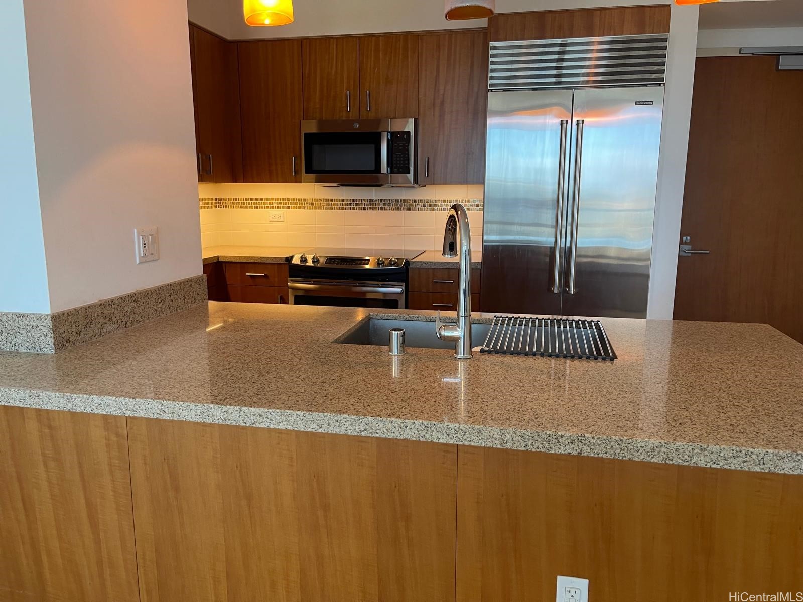 555 South Street 3902