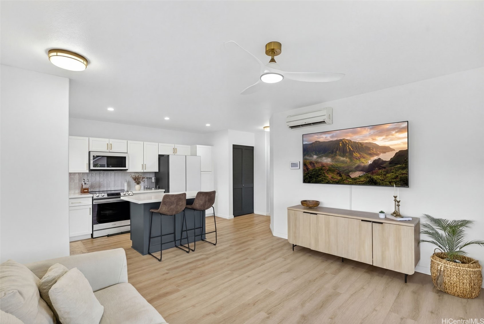 1131 Kakala Street 1302