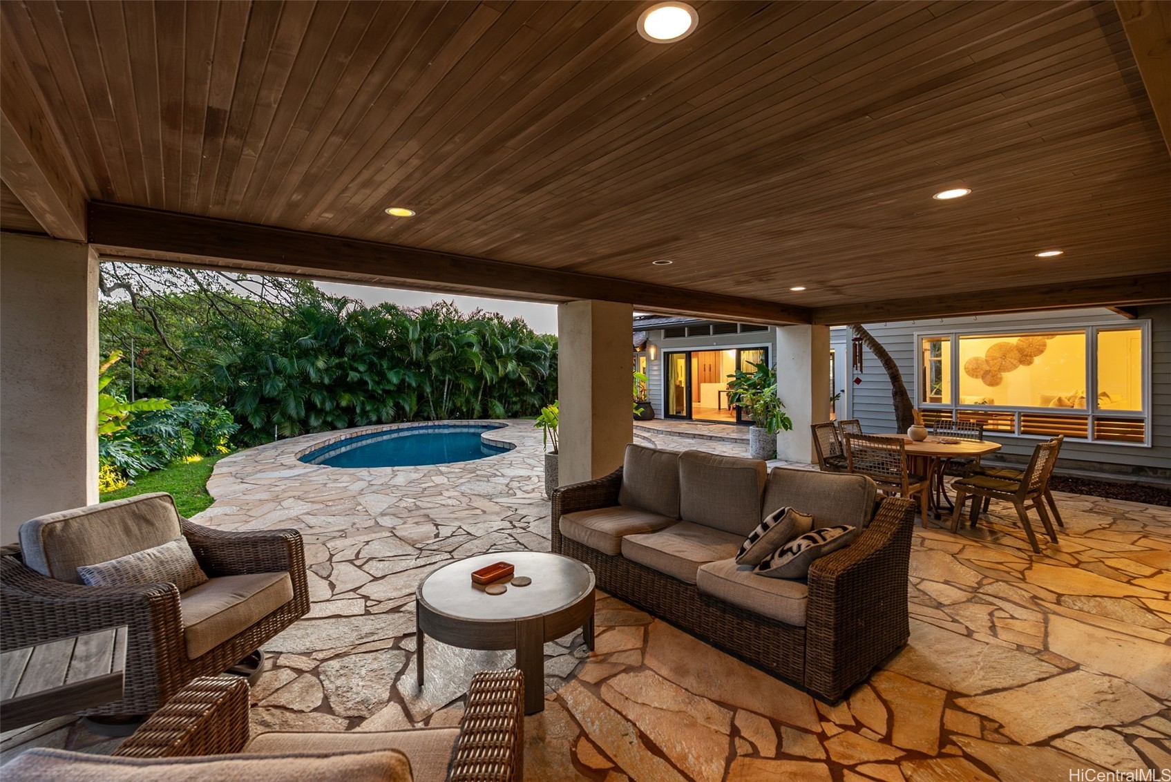 Kailua, Hawaii, 96734, United States, 3 Bedrooms Bedrooms, ,3 BathroomsBathrooms,Residential,Active,2027294