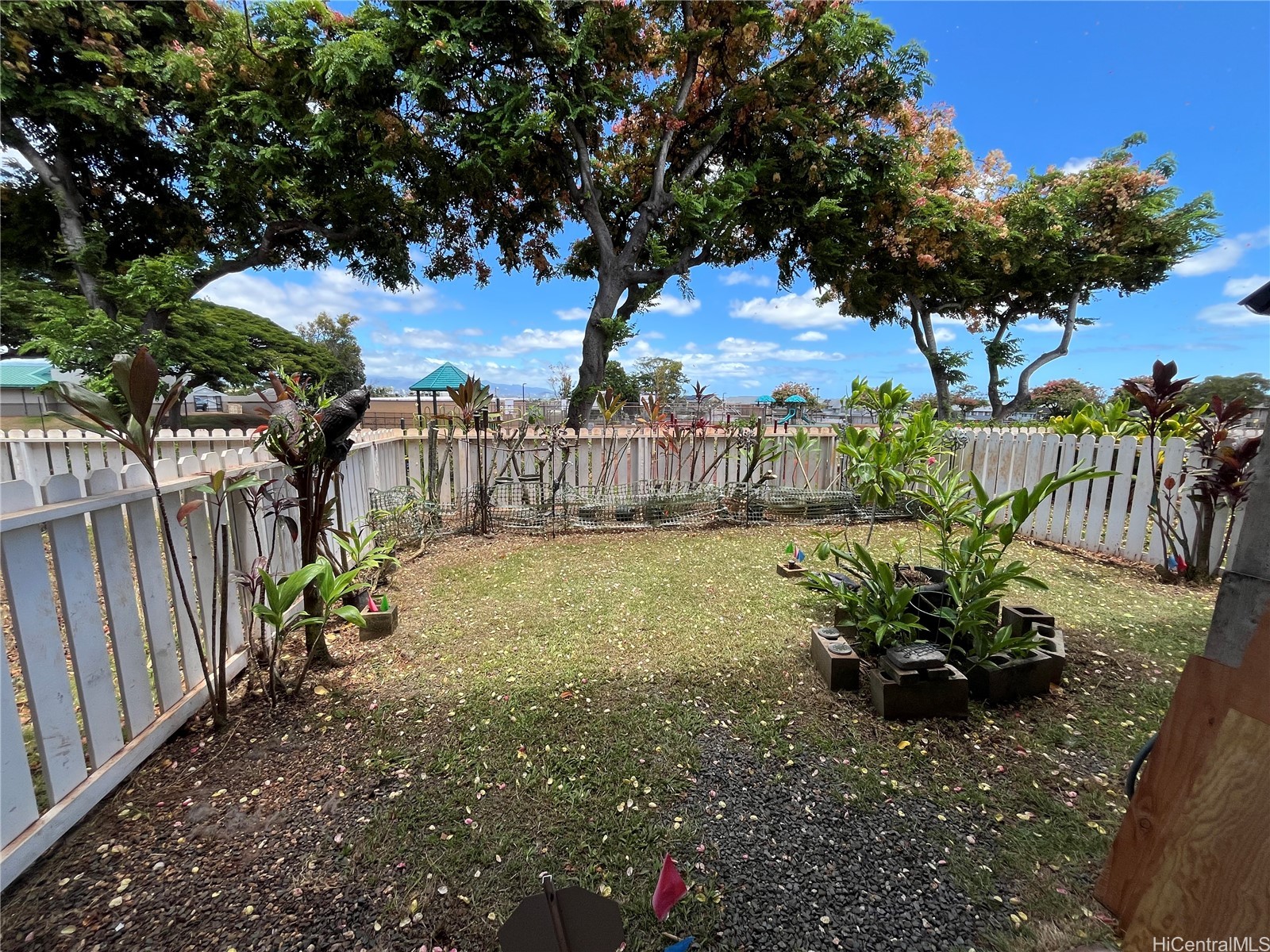 Parkglen At Waikele Condominium