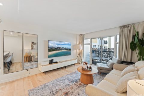 2465 Kuhio Avenue 404 Honolulu HI 96815