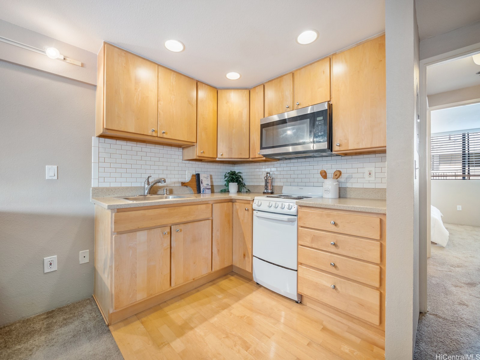 2860 Waialae Avenue 115