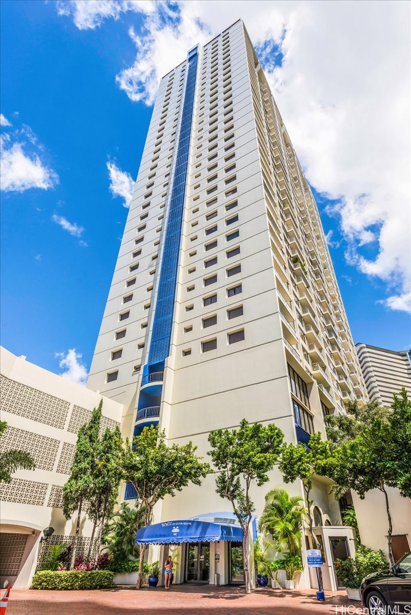 Villa On Eaton Square Condominium
