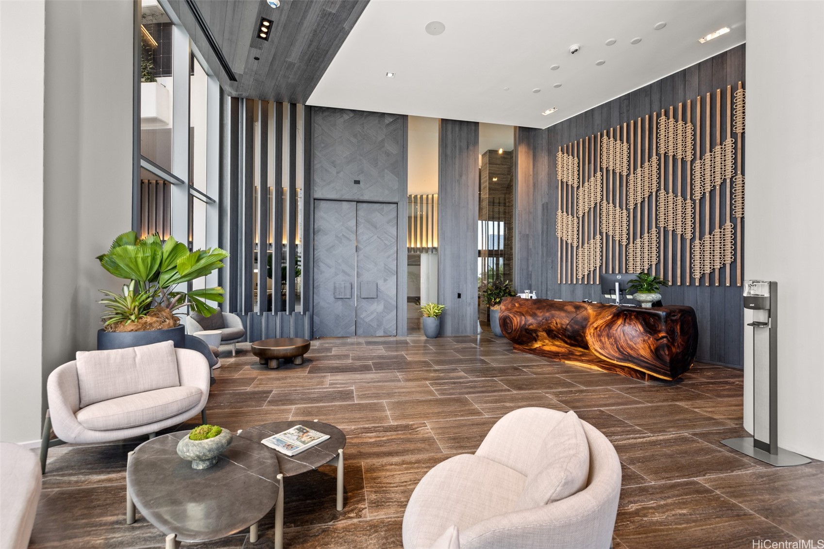 1000 Auahi Street 2504