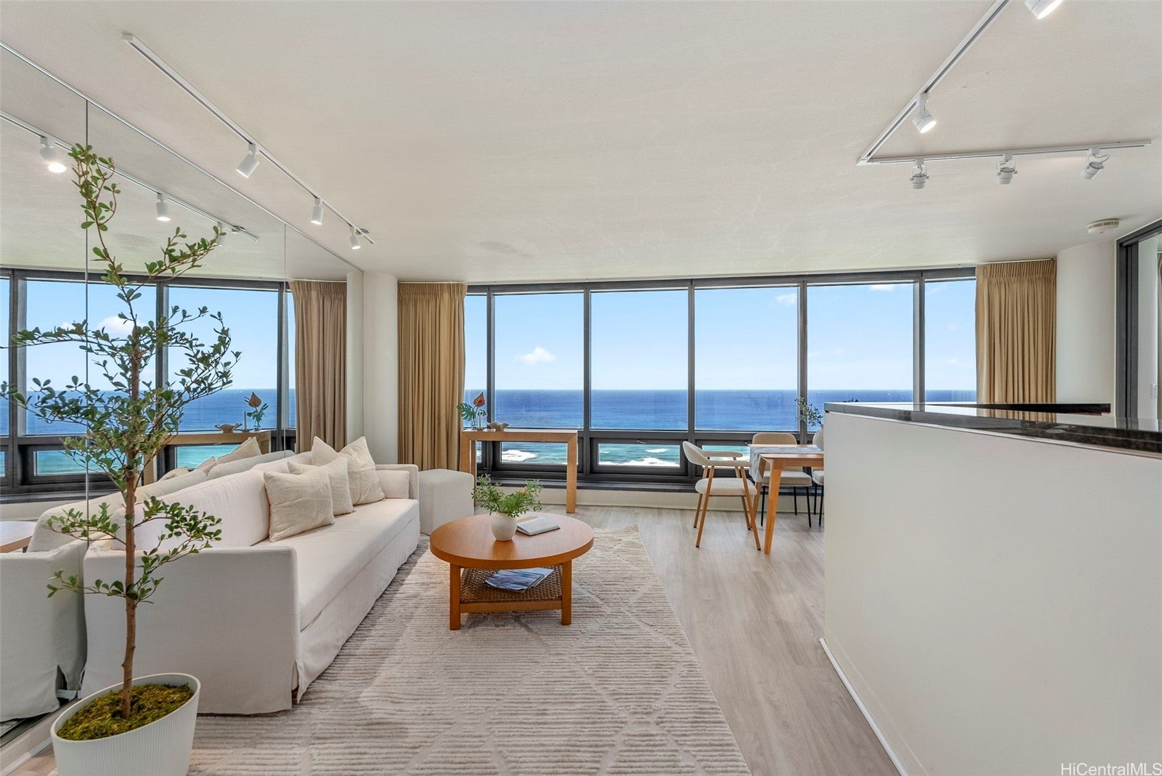 1330 Ala Moana Boulevard 3704