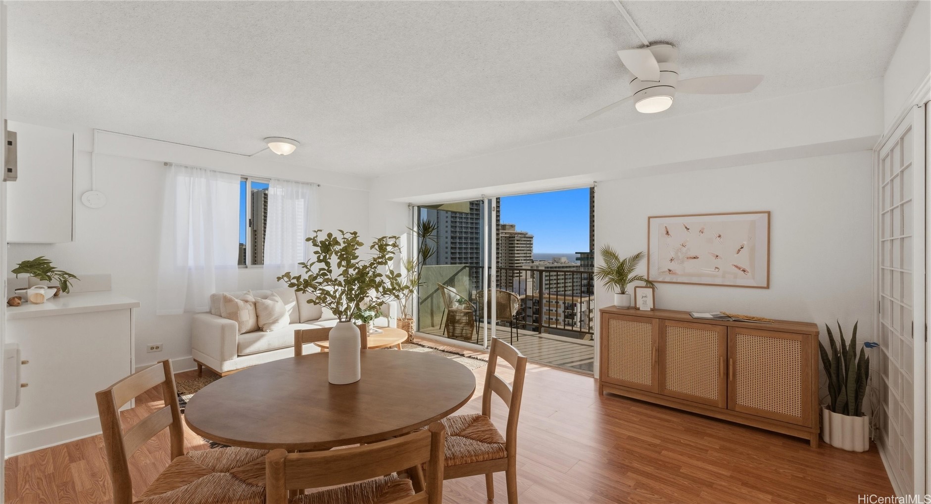 2440 Kuhio Avenue 2001