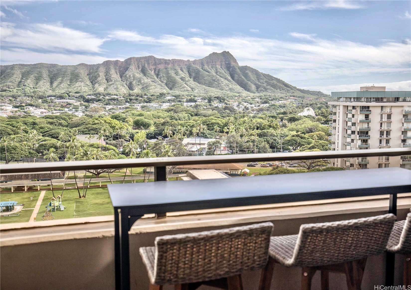 Waikiki Sunset Condominium