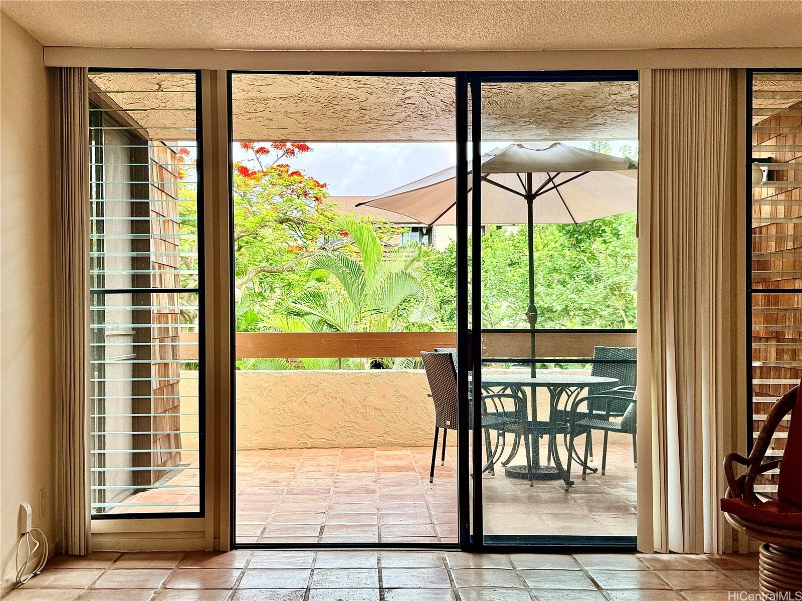 1015 Aoloa Place 219