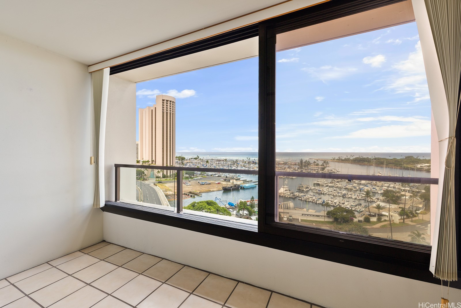 1600 Ala Moana Boulevard 1502