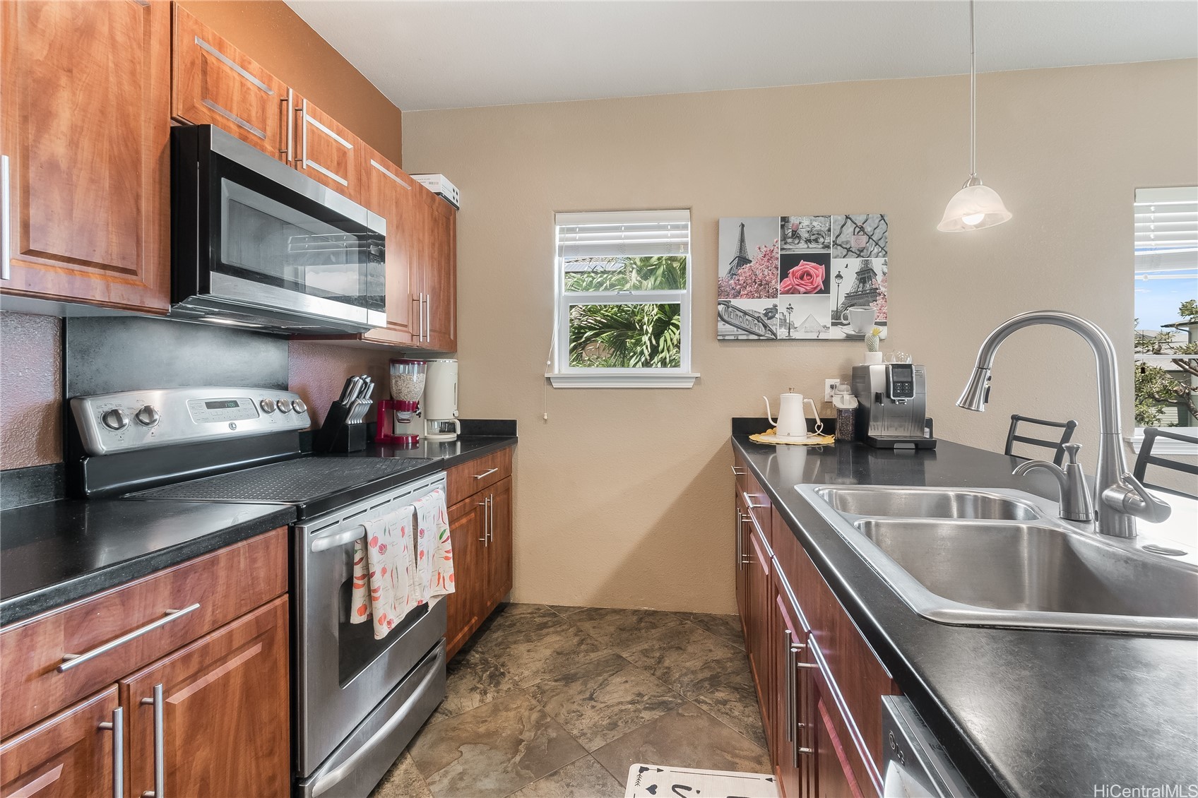 550 Kunehi Street 202