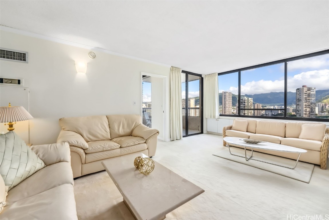 2215 Aloha Drive DH1701 (17J)