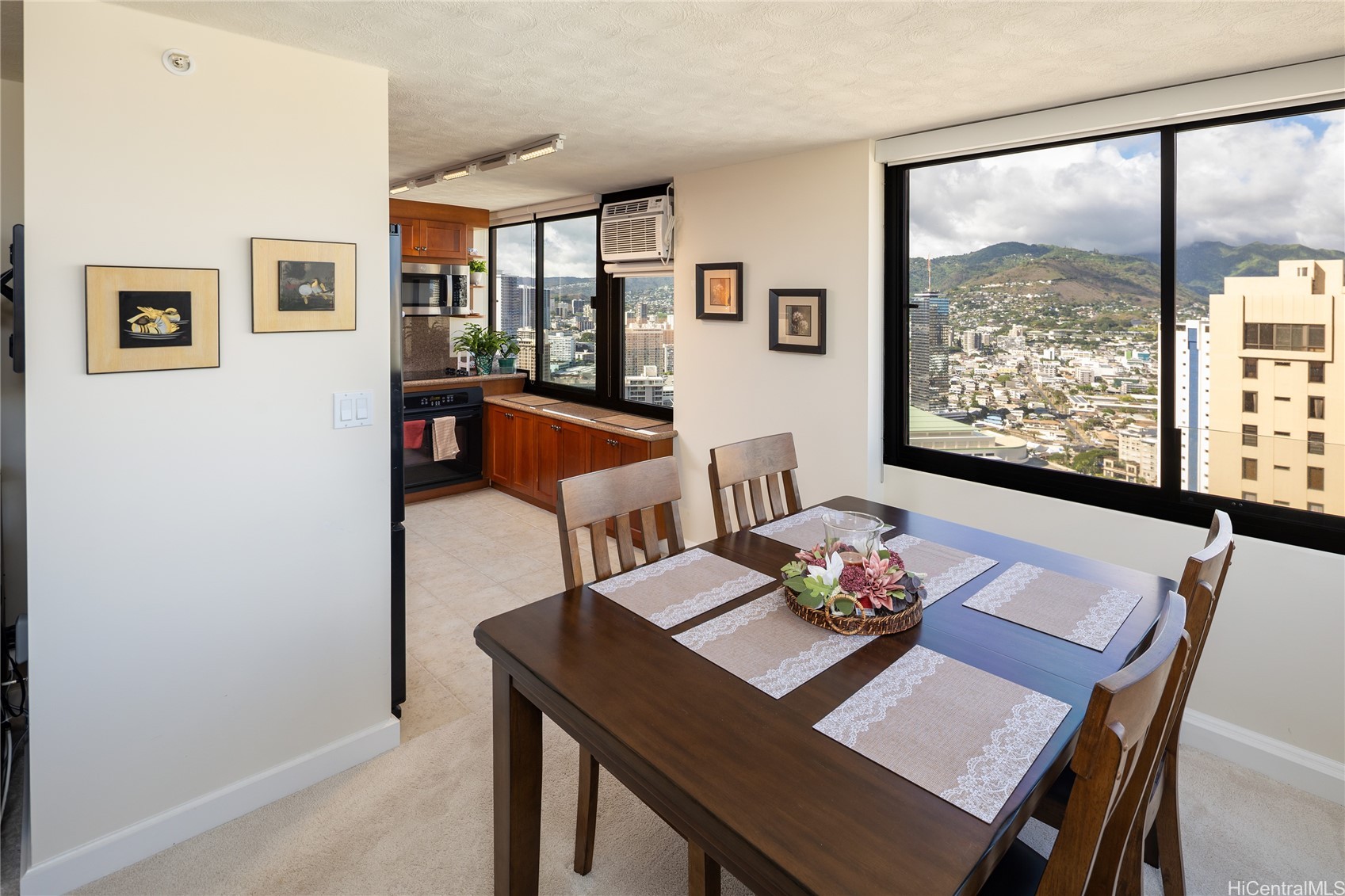 343 Hobron Lane 4202