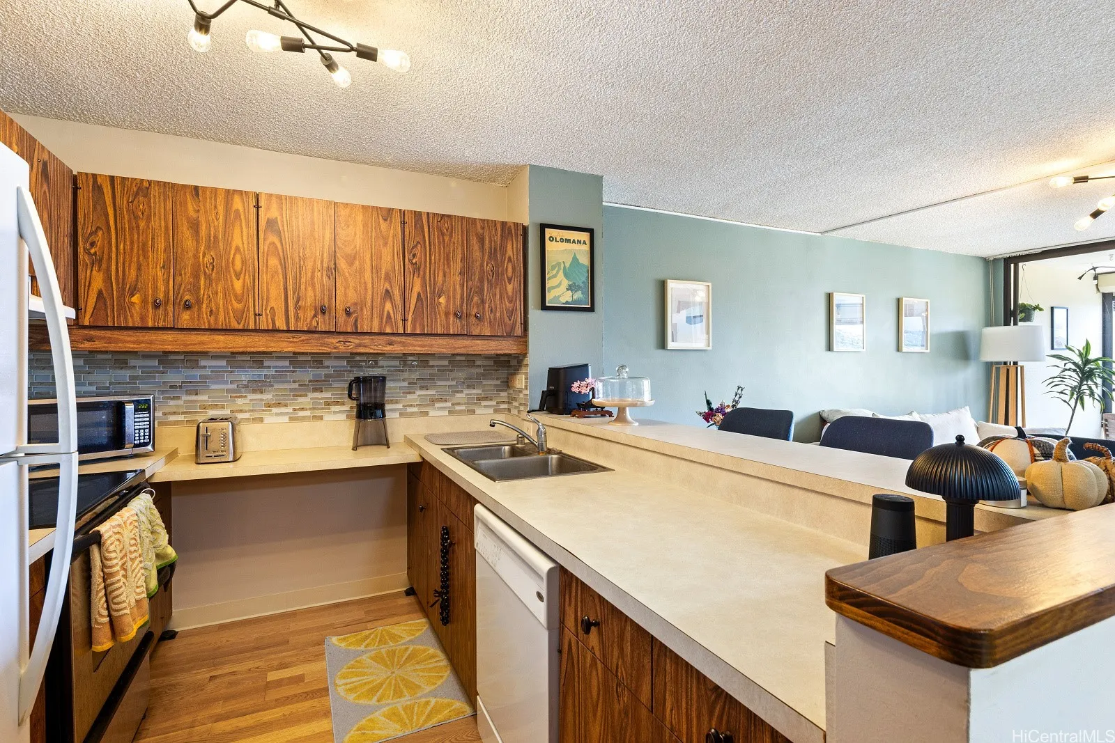 Honolulu, Hawaii 96822, United States, 1 Bedroom Bedrooms, ,1 BathroomBathrooms,Residential,Active,243813