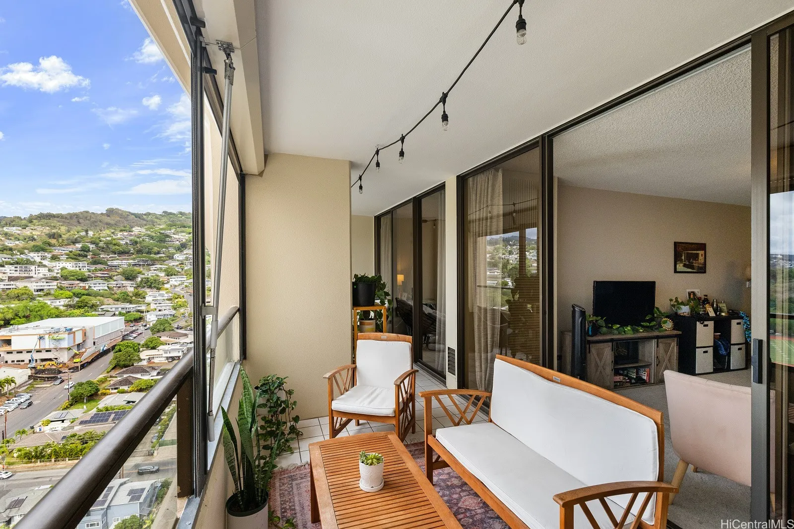 Honolulu, Hawaii 96822, United States, 1 Bedroom Bedrooms, ,1 BathroomBathrooms,Residential,Active,243813