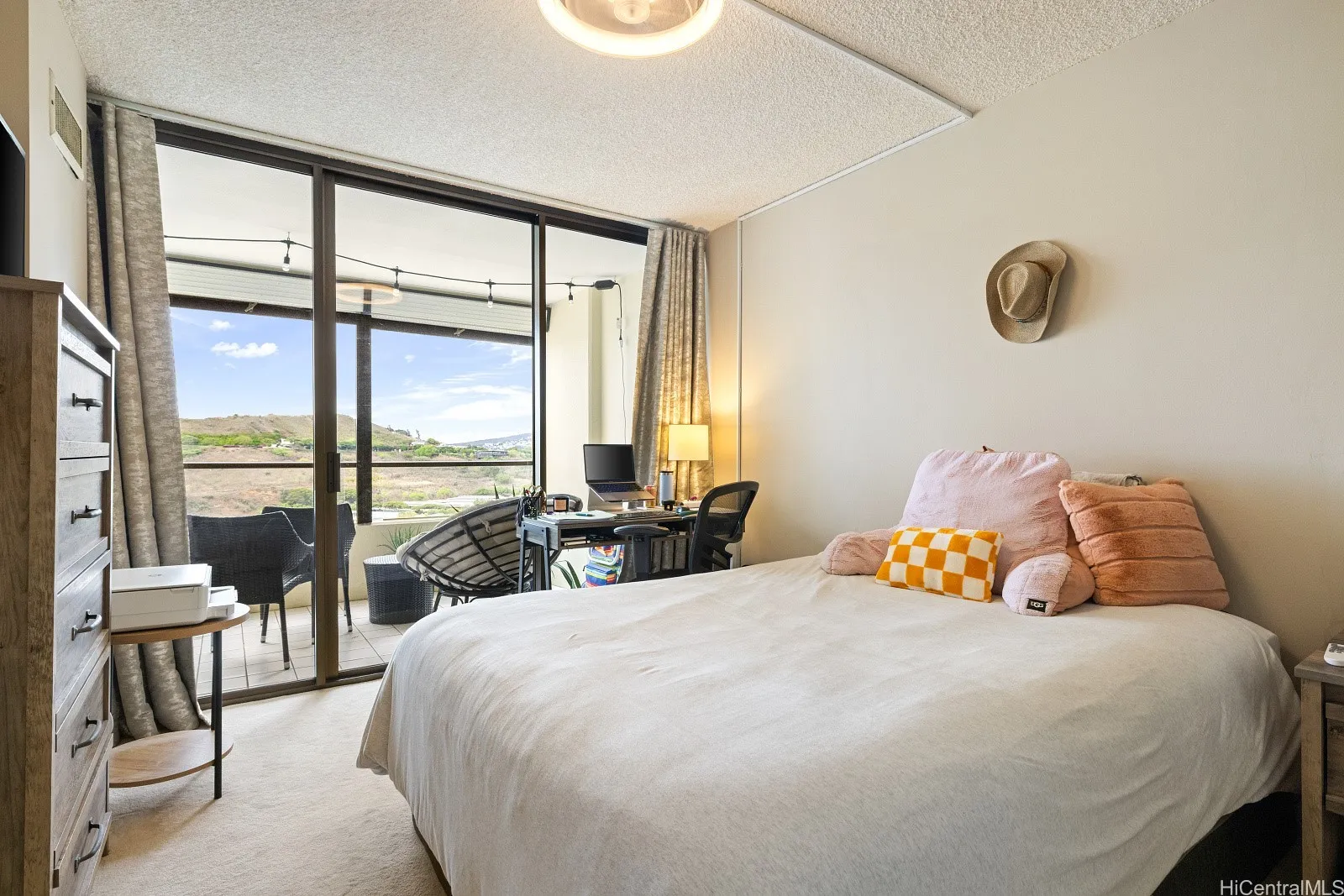 Honolulu, Hawaii 96822, United States, 1 Bedroom Bedrooms, ,1 BathroomBathrooms,Residential,Active,243813