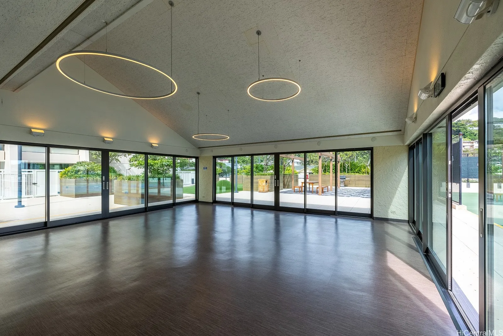 Honolulu, Hawaii 96822, United States, 1 Bedroom Bedrooms, ,1 BathroomBathrooms,Residential,Active,243813