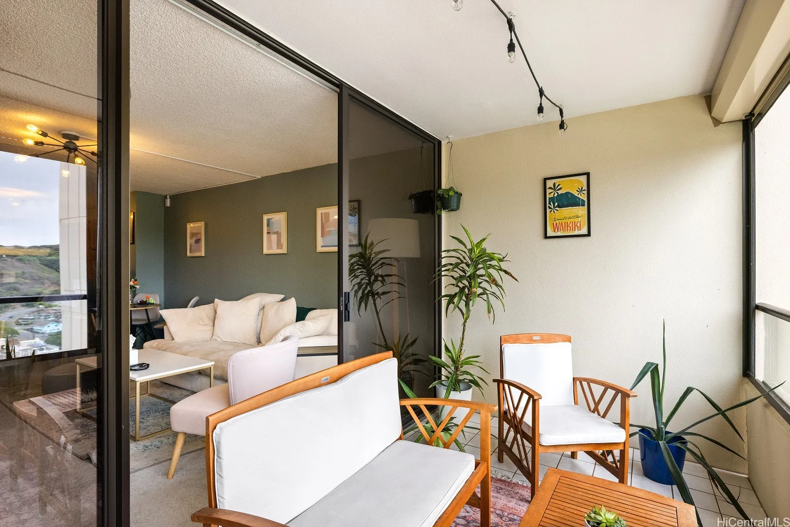 Honolulu, Hawaii 96822, United States, 1 Bedroom Bedrooms, ,1 BathroomBathrooms,Residential,Active,243813