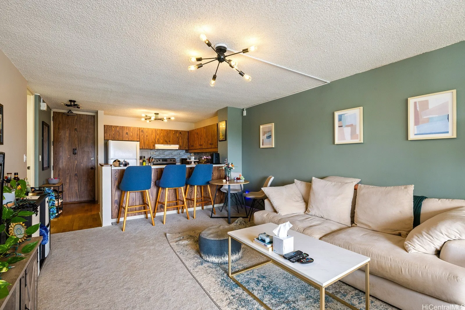 Honolulu, Hawaii 96822, United States, 1 Bedroom Bedrooms, ,1 BathroomBathrooms,Residential,Active,243813