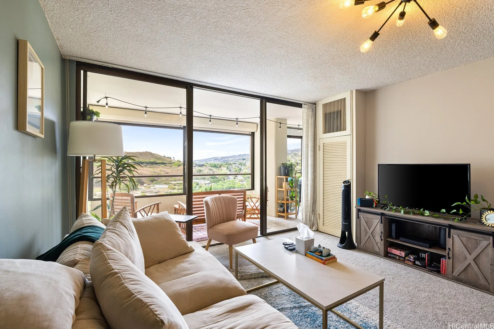 Honolulu, Hawaii 96822, United States, 1 Bedroom Bedrooms, ,1 BathroomBathrooms,Residential,Active,243813